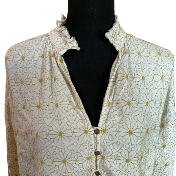 Pilcro Embroidered Ruffle Collar Button Blouse Size Small - Picture 2 of 10